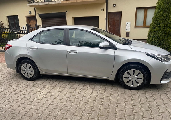 Toyota Corolla cena 29500 przebieg: 288950, rok produkcji 2016 z Warszawa małe 379